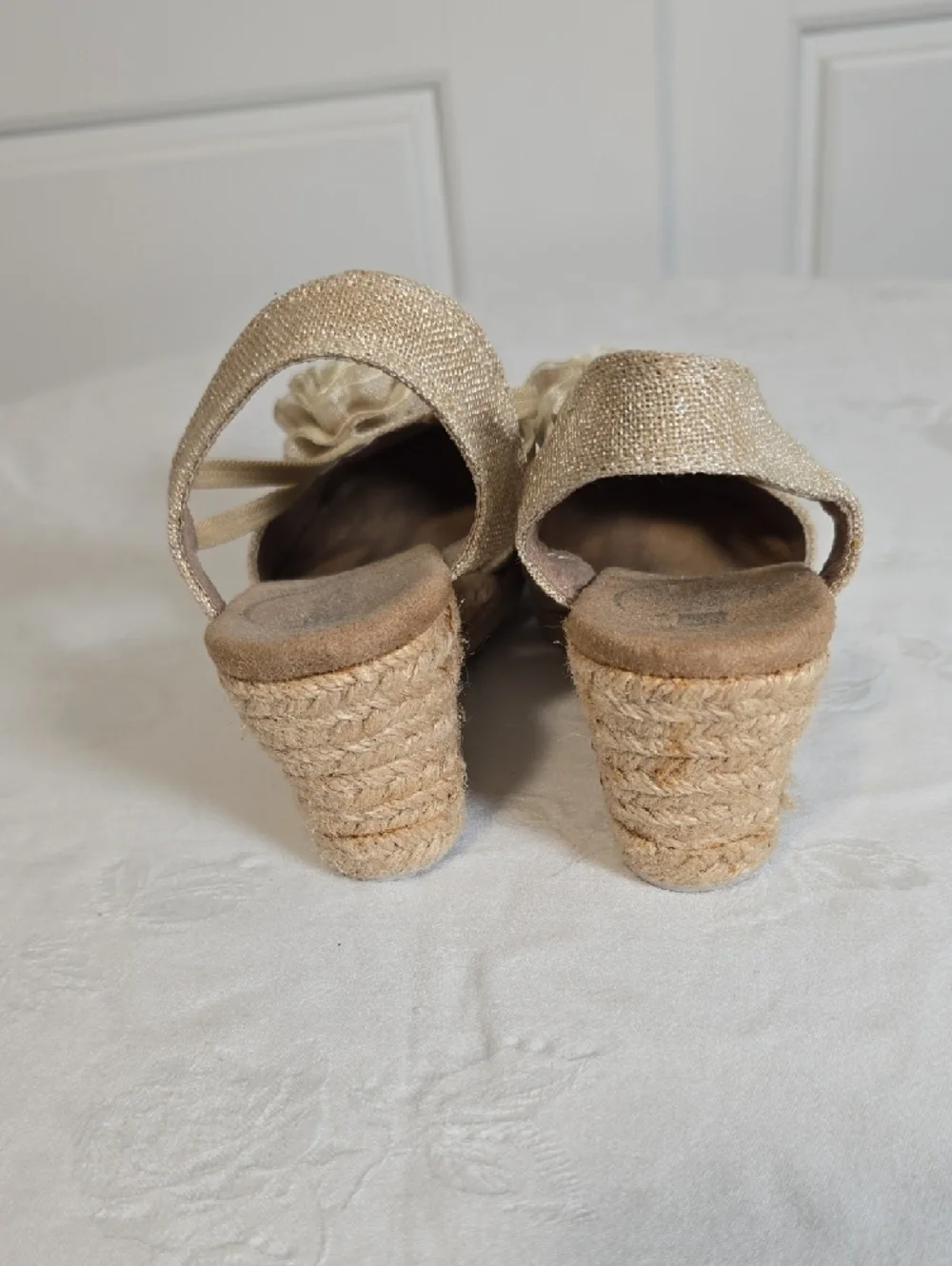 White Mountain Beige Espadrille Wedge Slingbacks with Floral Rosettes Size 6